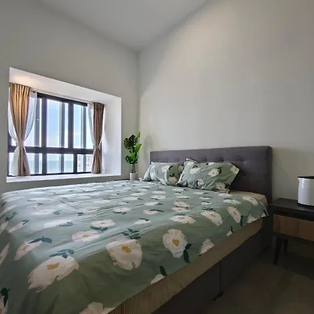 Trevor Bathtub Imperio Residence Seaview Jonker5Min